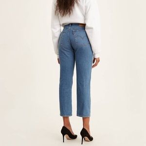 LEVI's Wedgie Fit Straight Leg Jeans Medium Wash